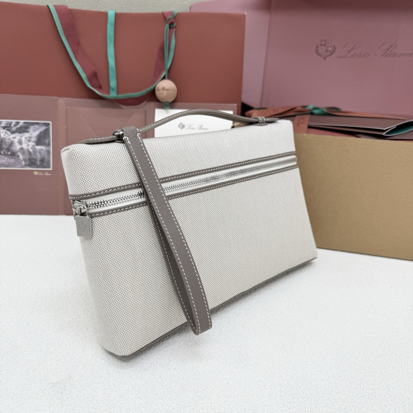 L0r0 P1ana extra pouch l29 29x18x5cm