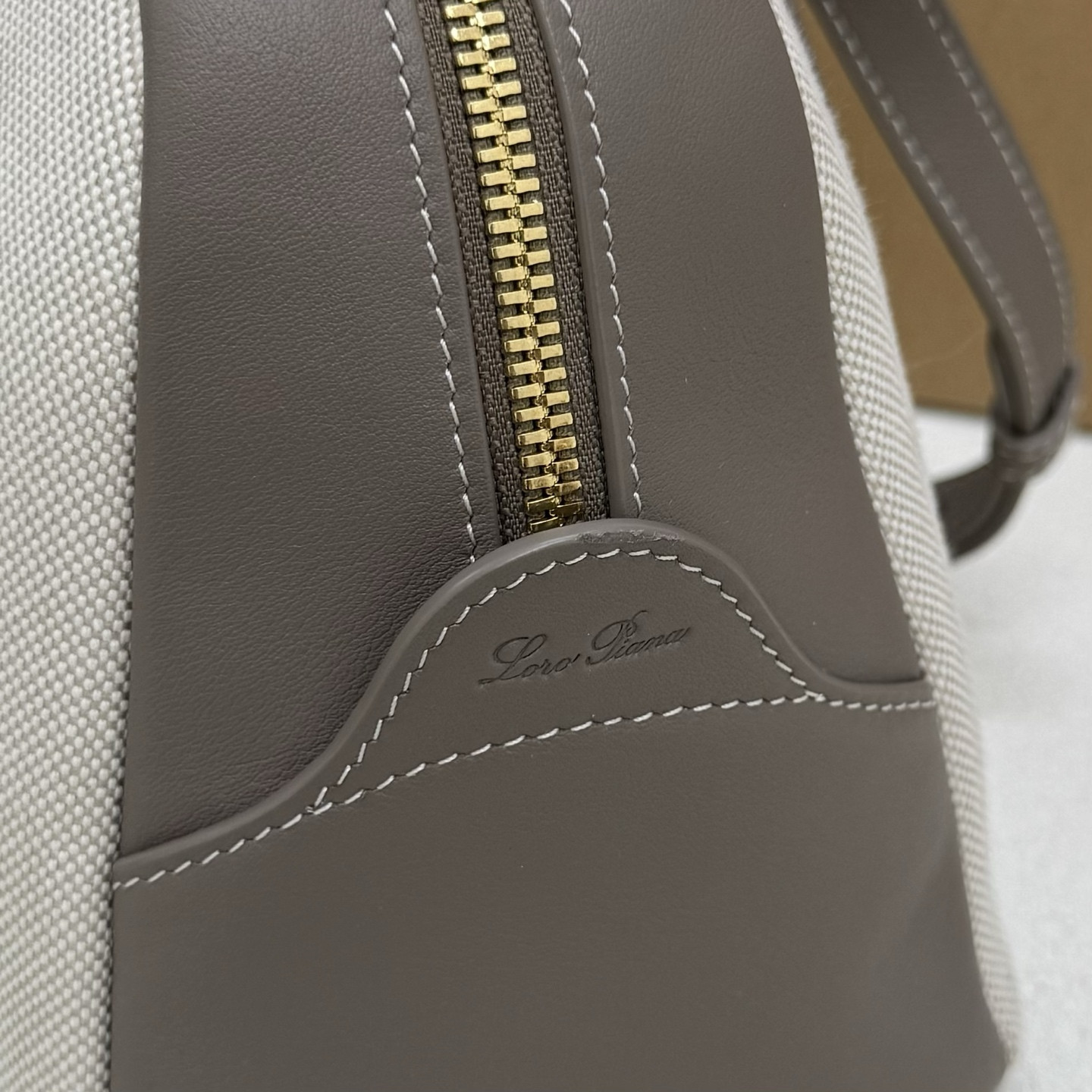L0r0 P1ana small needle bag 31x15x16cm