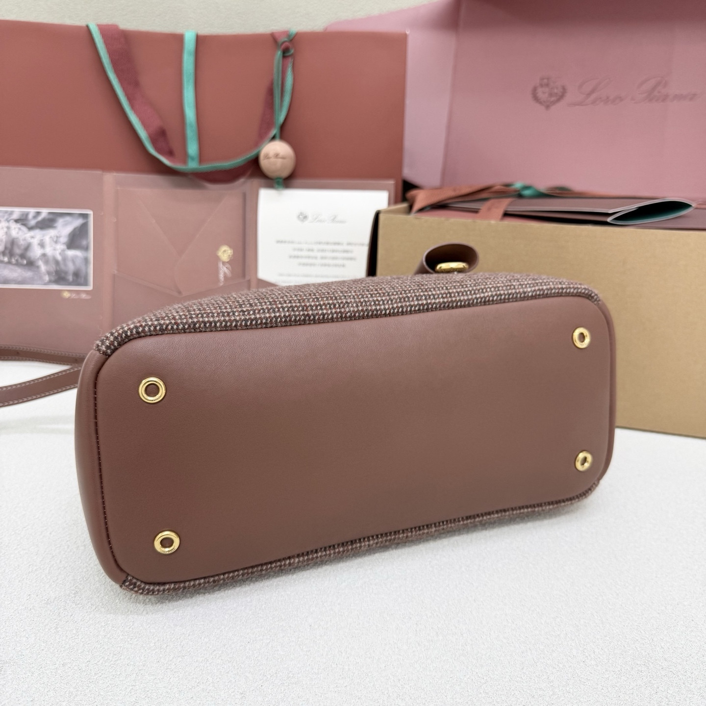 L0r0 P1ana small needle bag 31x15x16cm