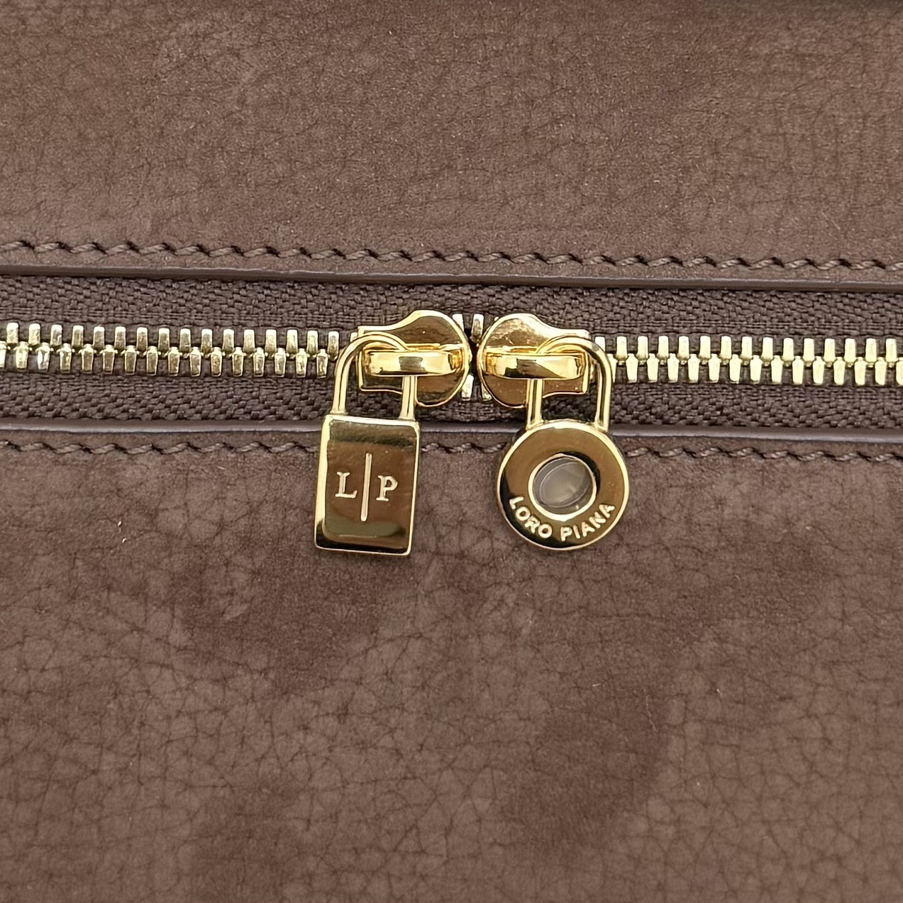 L0r0 P1ana extra pocket l19 11 x 19 x 6.5 cm