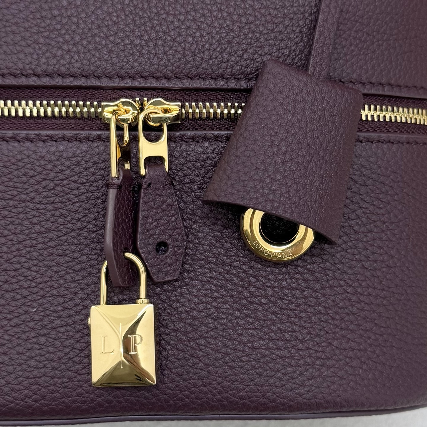 Loro Piana Extra Vanity Case 21x15x12cm