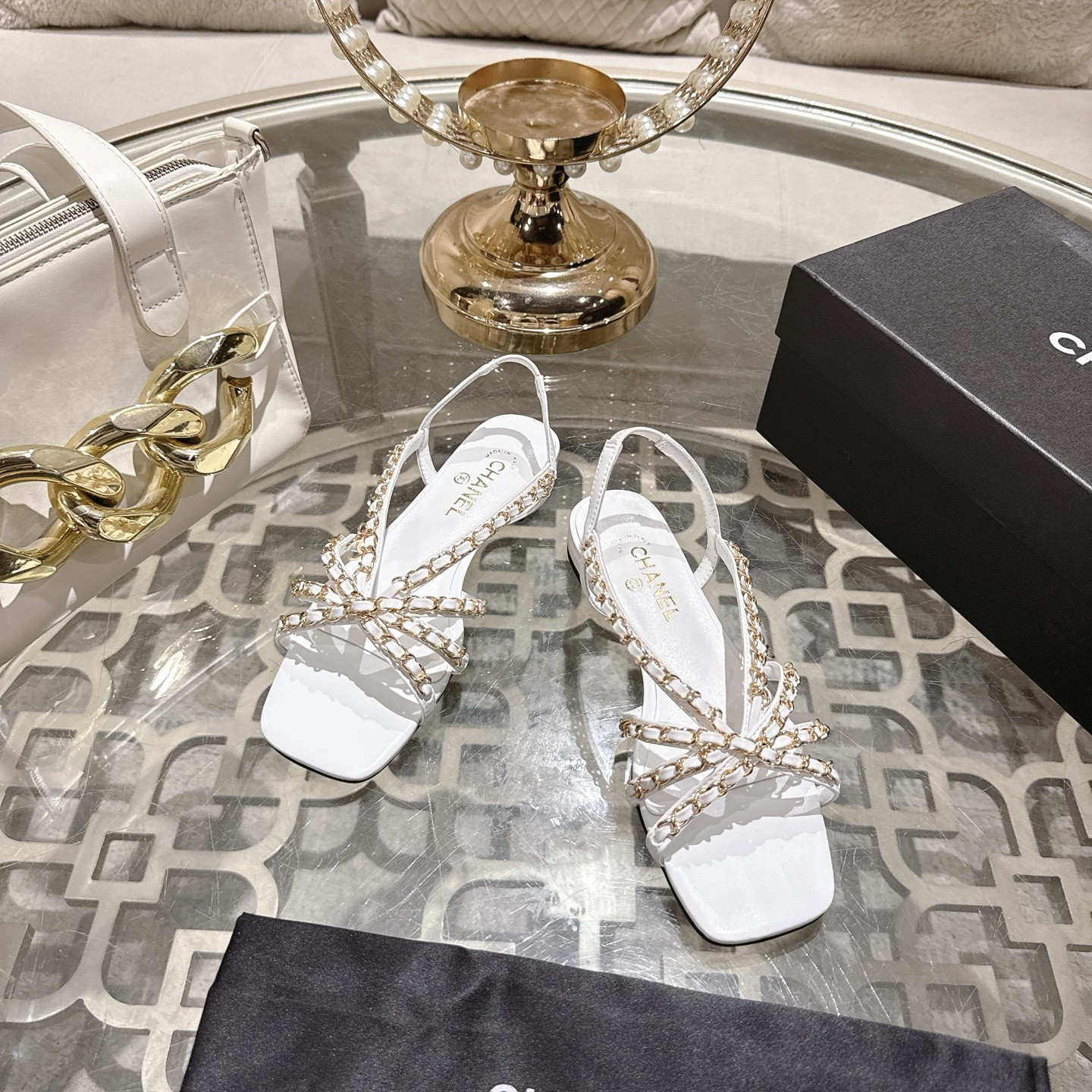 ua Ch**el sandals