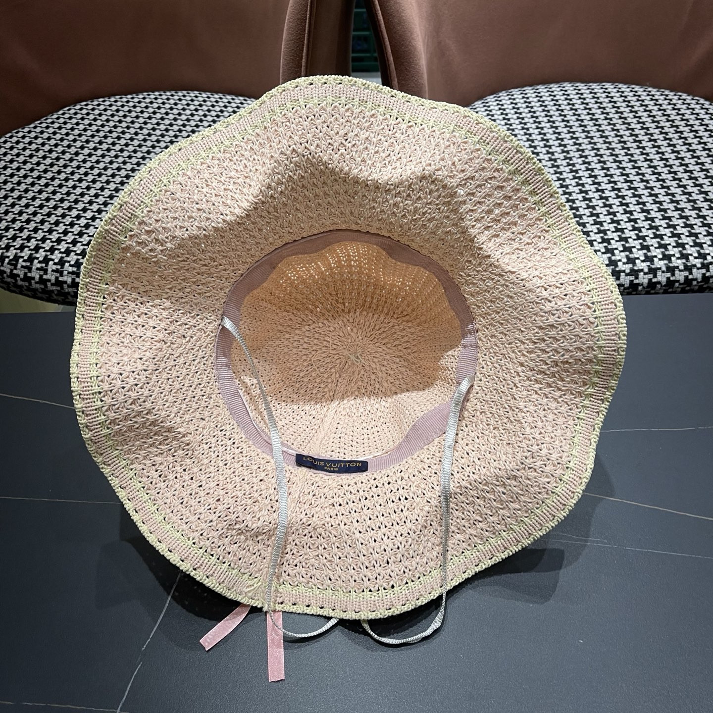 l0vis Vvtt0n straw hat