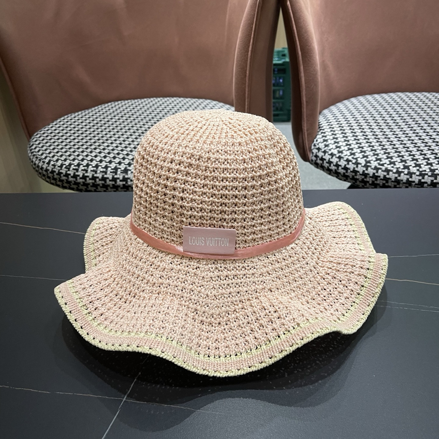 l0vis Vvtt0n straw hat