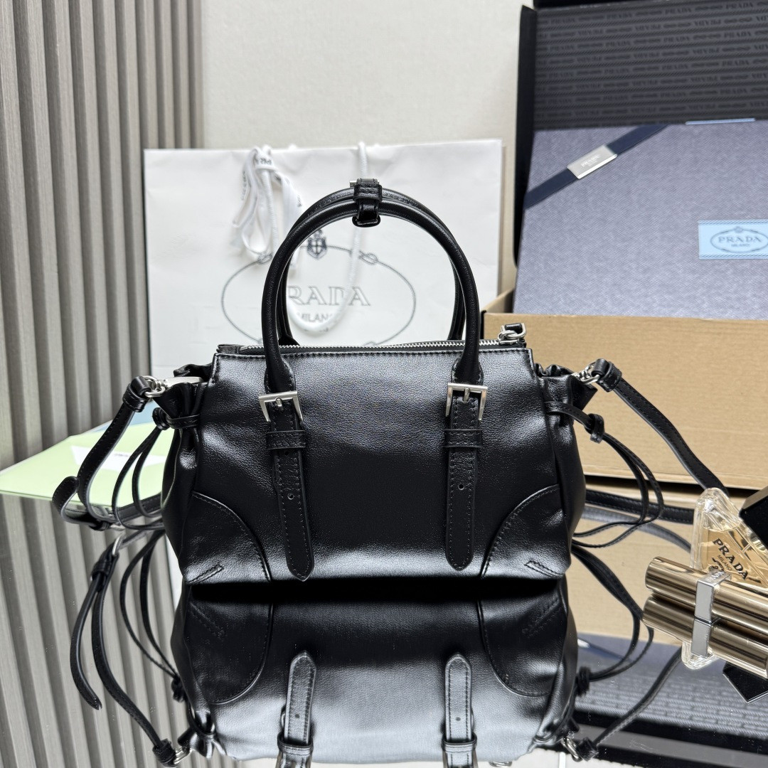 Pra*a Karin Small Leather Bag 14x24x9cm