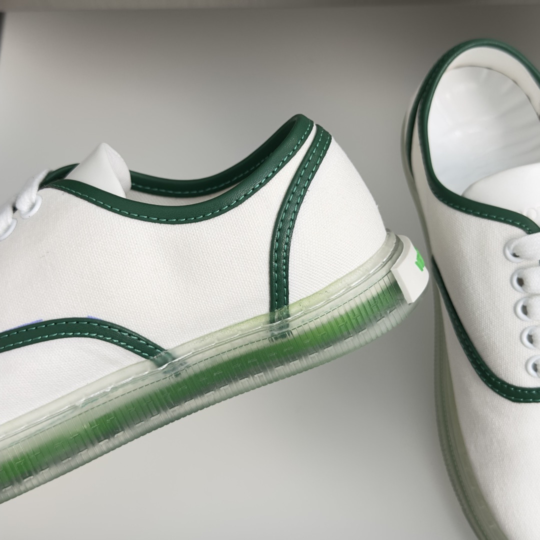 UA B0tt*ga Ven*ta Serena Sneakers