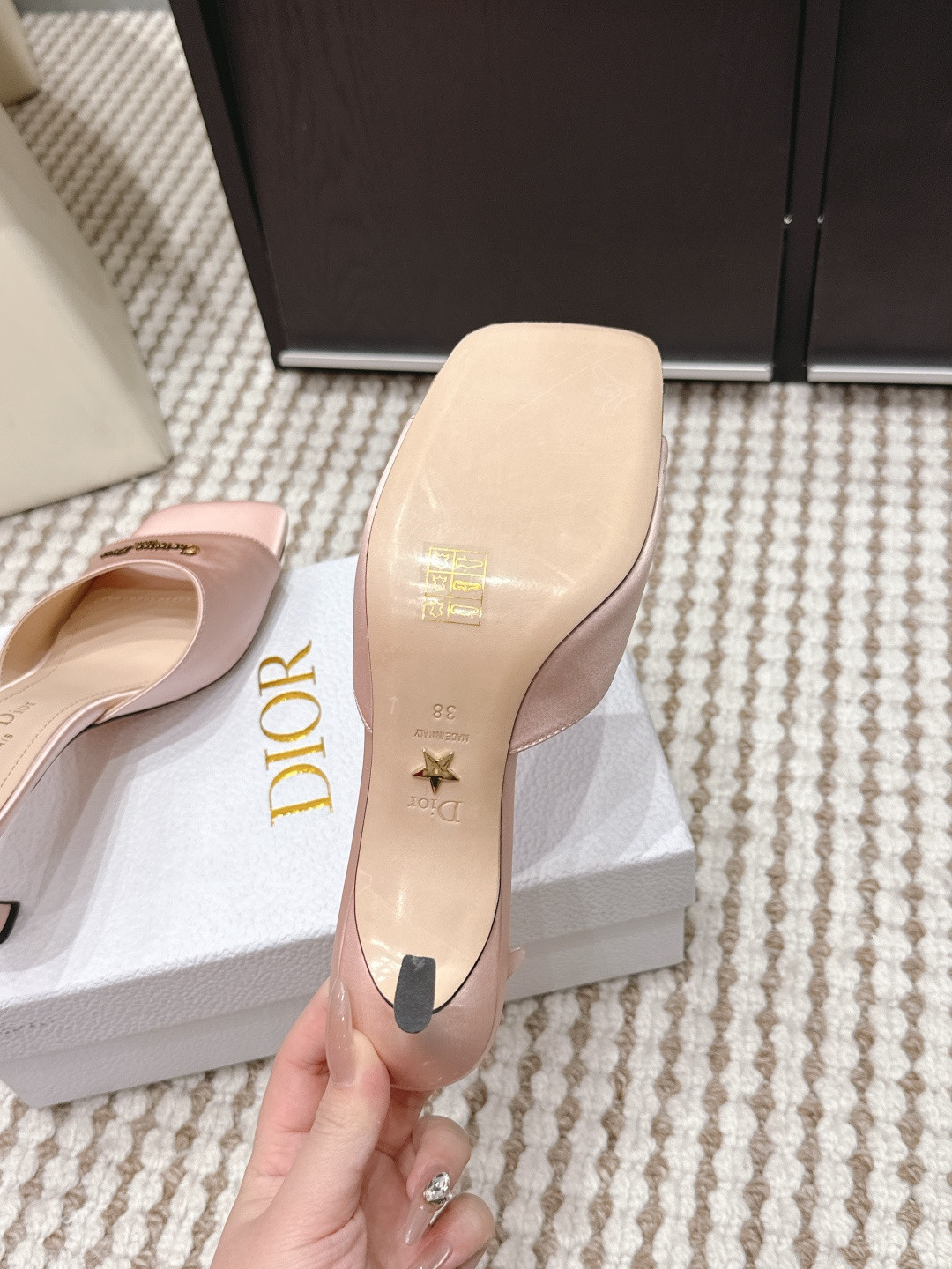 UA D10r Slide