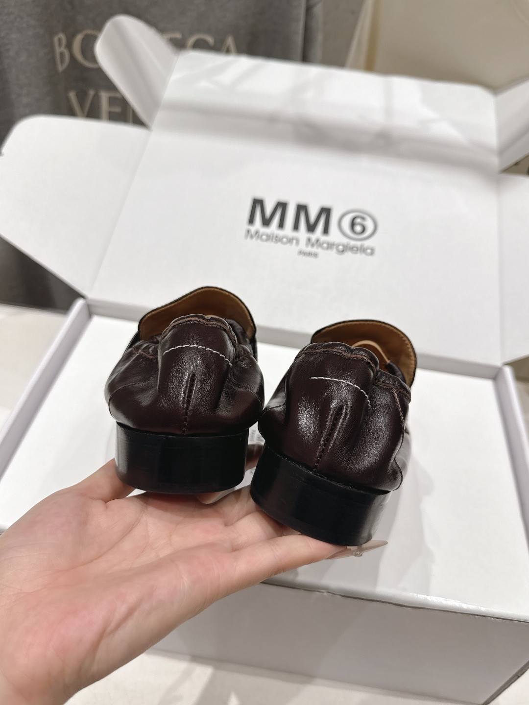 UA Ma1s0n Marg*e1a Swing-toe Leather Loafers