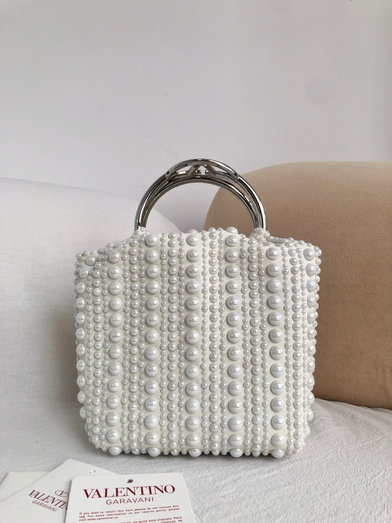 Va1e*ntin0 Garavani Handbag 15x12x10cm