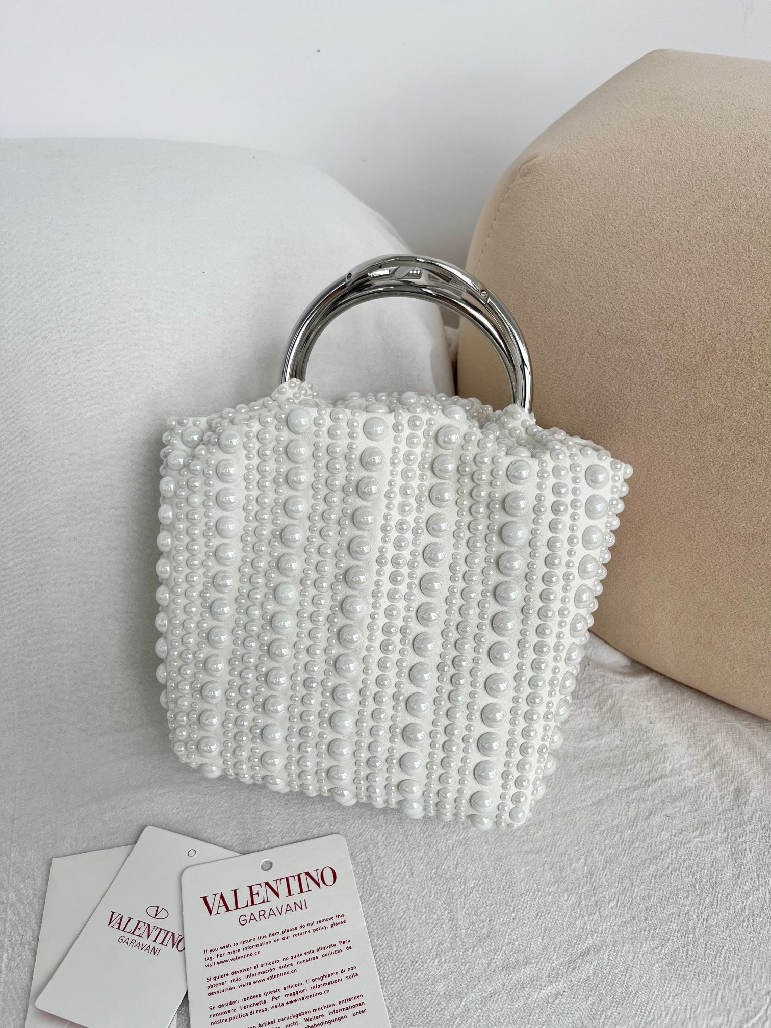 Va1e*ntin0 Garavani Handbag 15x12x10cm