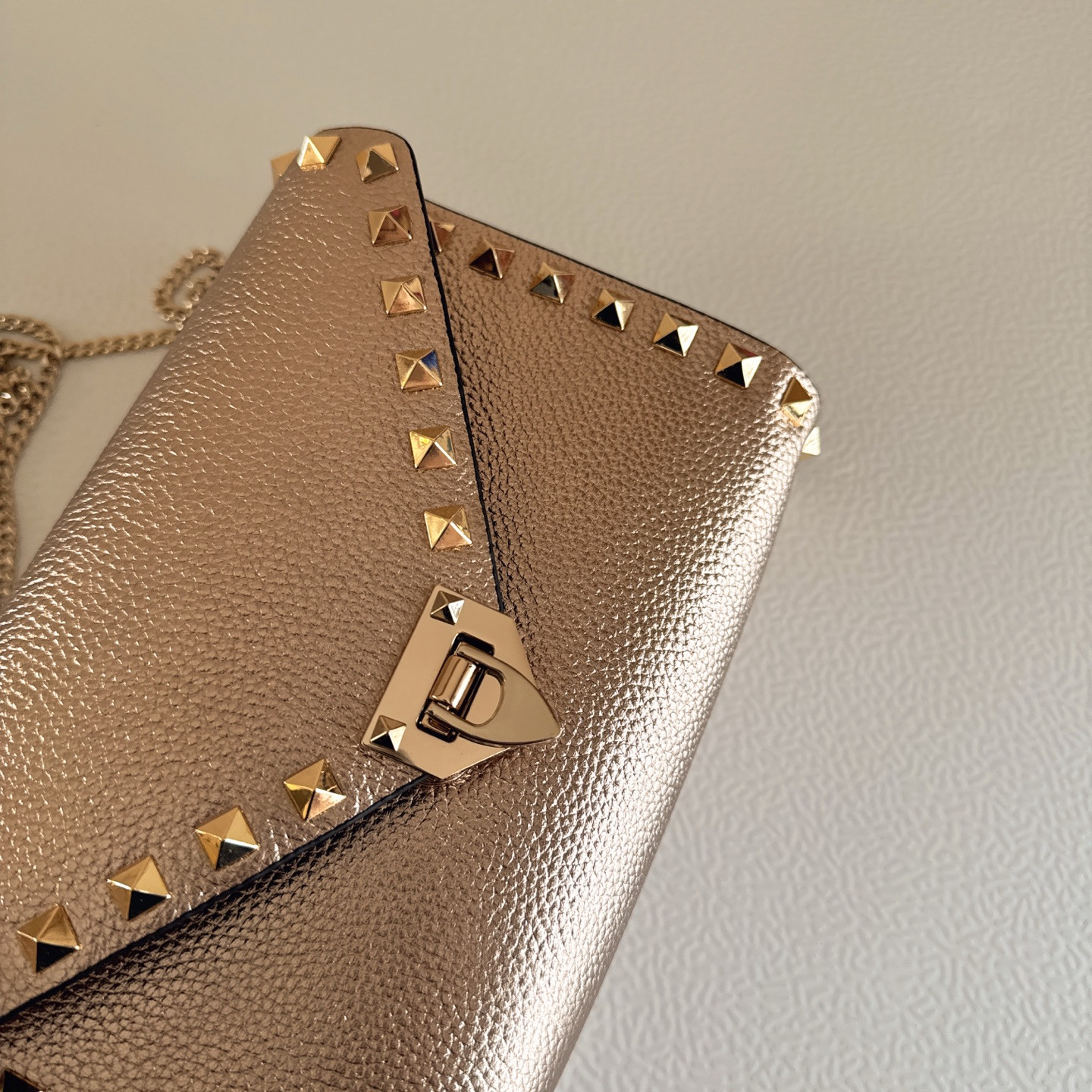 Va1e*ntin0 Garavani Rockstud Mini Shoulder Bag 19.5x13x4.5cm