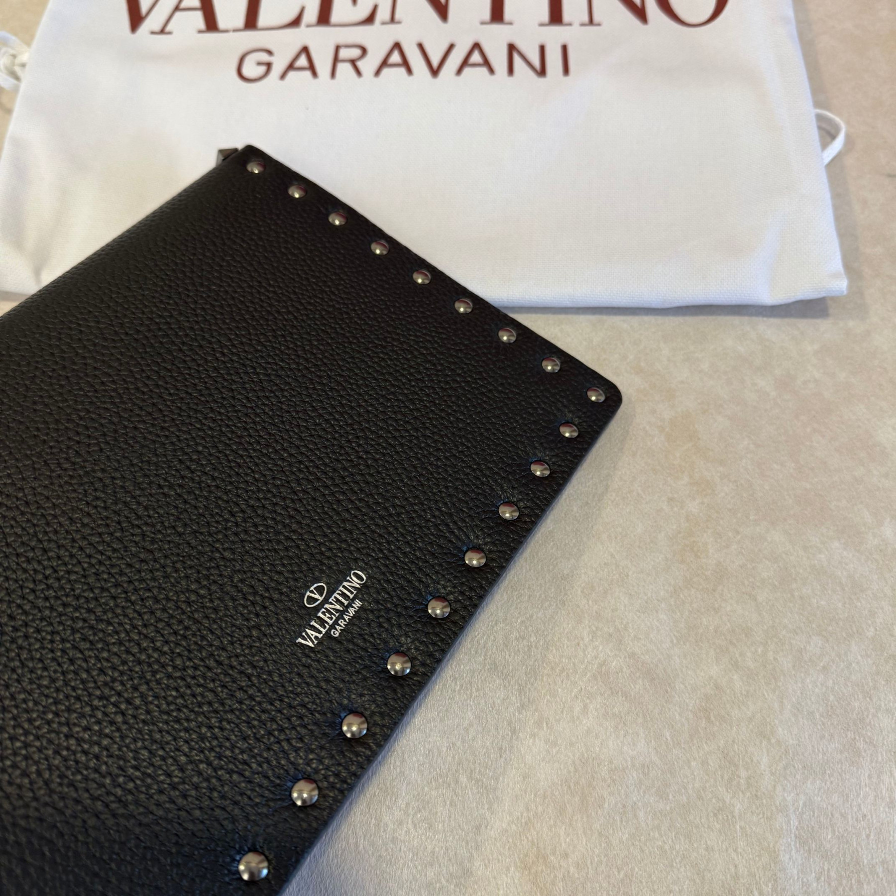 Va1e*ntin0 Garavani Rockstud Envelope Clutch Bag 22.5x15.5cm
