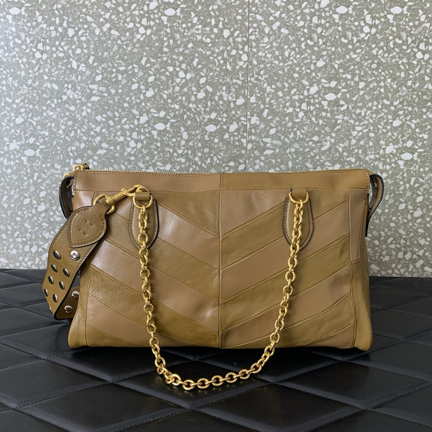 Va1e*ntin0 Garavani Panthea Shoulder Bag 33x19.5x9cm