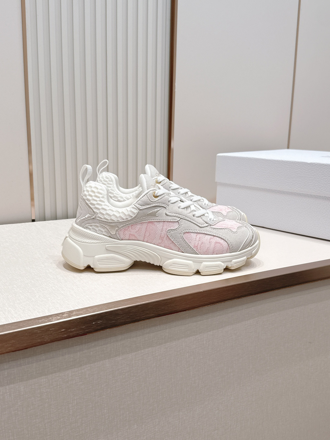 UA D10r Vibe Sneakers