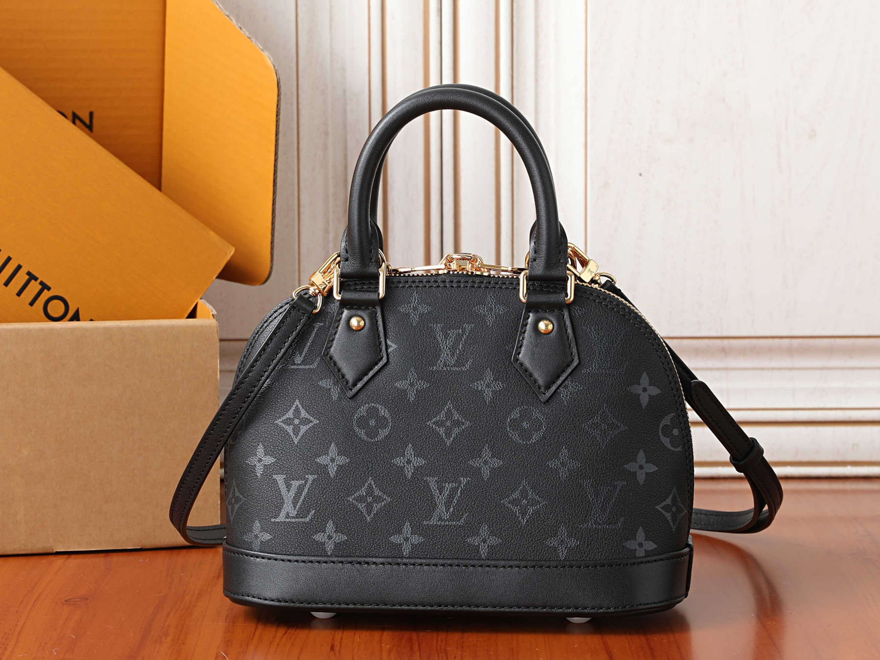 LV Alma BB M3A843 23.5x17.5x11.5 cm