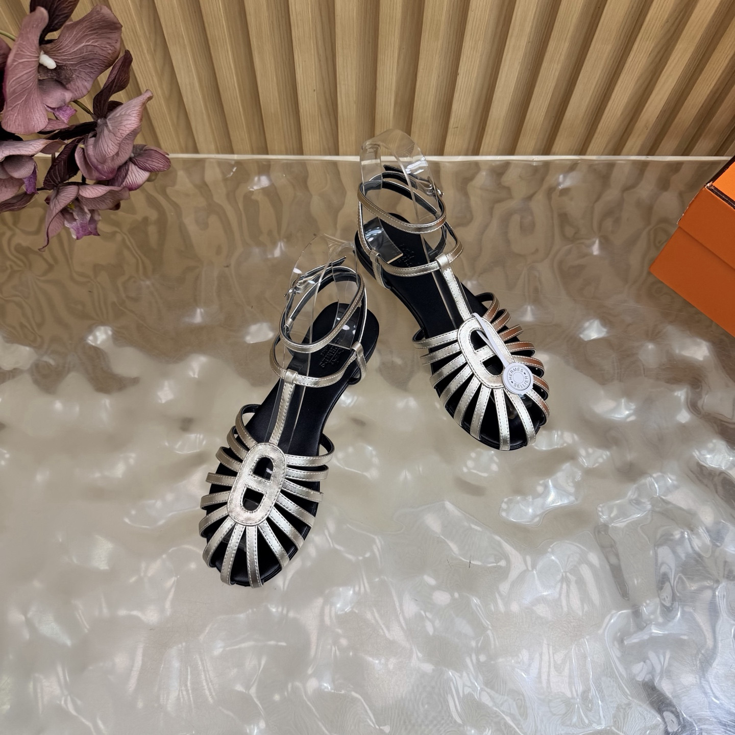 UA H**me5 Nour Sandal
