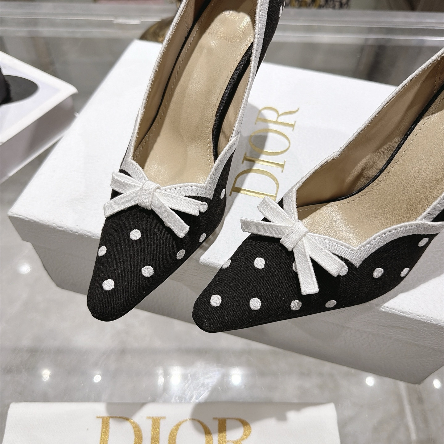 UA D10r Romance Pump 8.5cm Heel
