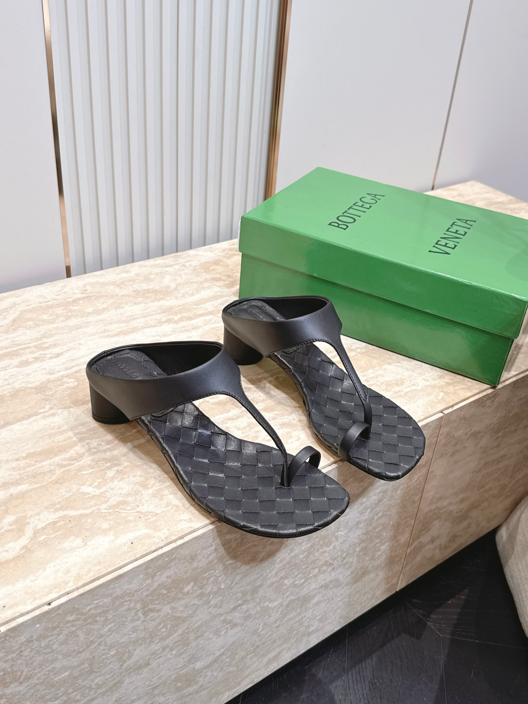 UA B0tt*ga Ven*ta Livia Thong 4cm Heel