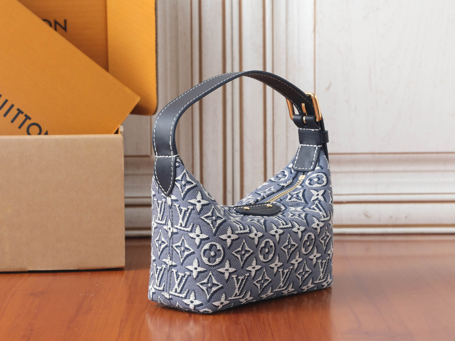 LV Pochette Hills M2A155 18.5x11x6.5cm