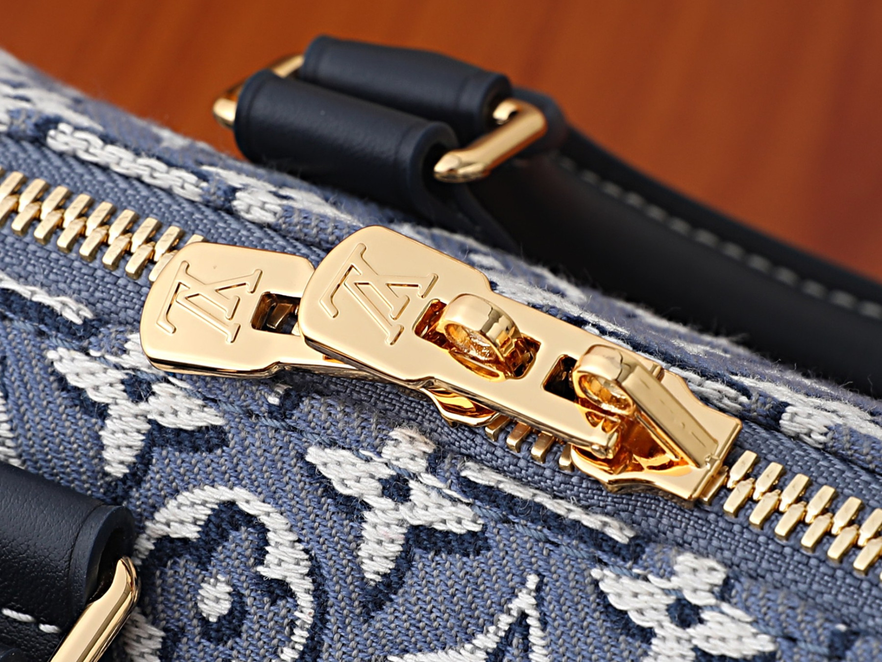 LV Speedy Bandoulière 20 M2A187 20.5 x 13.5 x 12 cm