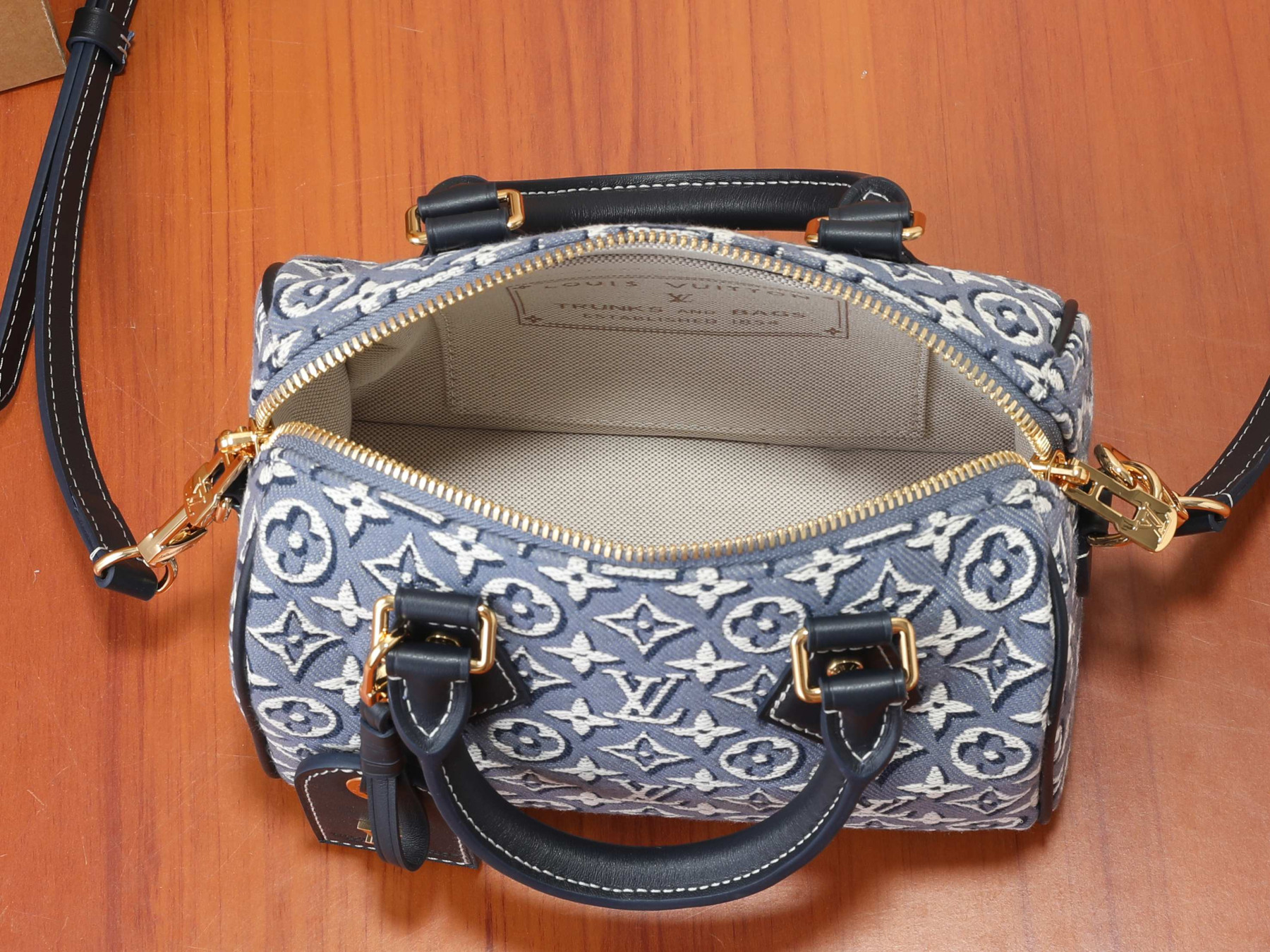 LV Speedy Bandoulière 20 M2A187 20.5 x 13.5 x 12 cm
