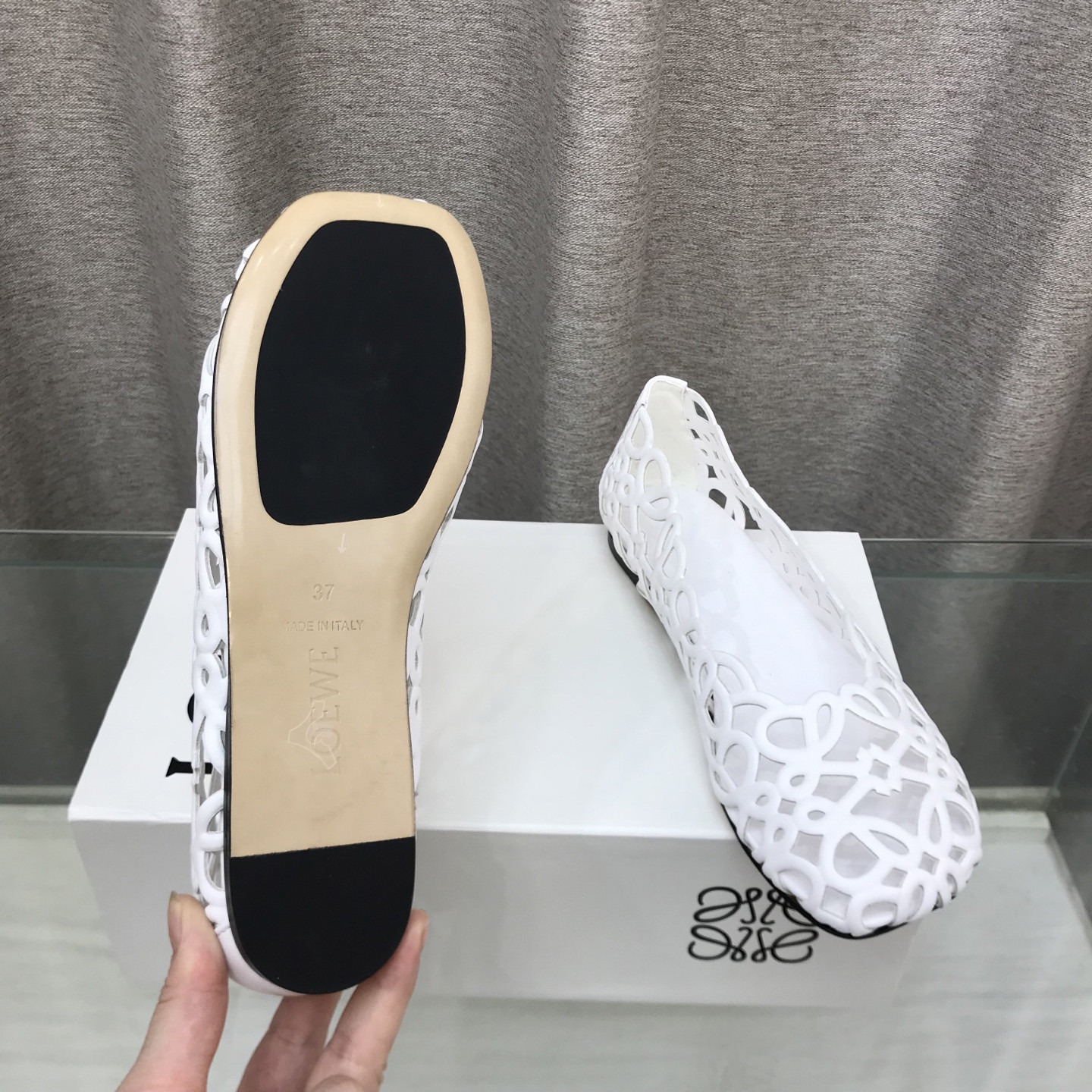 UA L0ew* Petal Anagram Ballerina