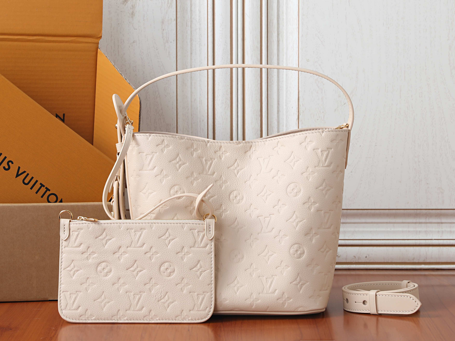 LV All In MM M2A030 21 x 24 x 16 cm