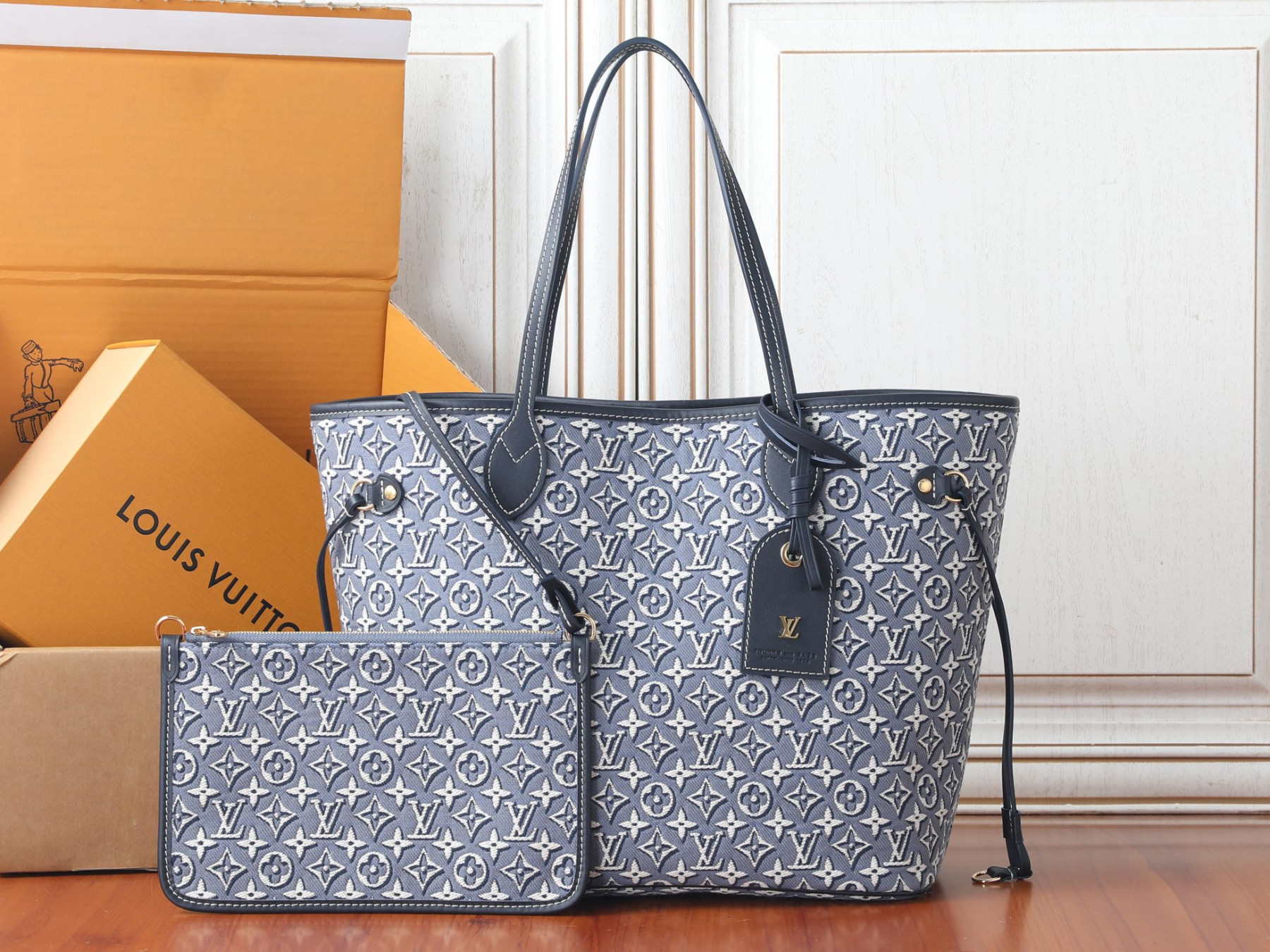 LV Neverfull MM M2A096 47 x 28 x 14 cm Without Box