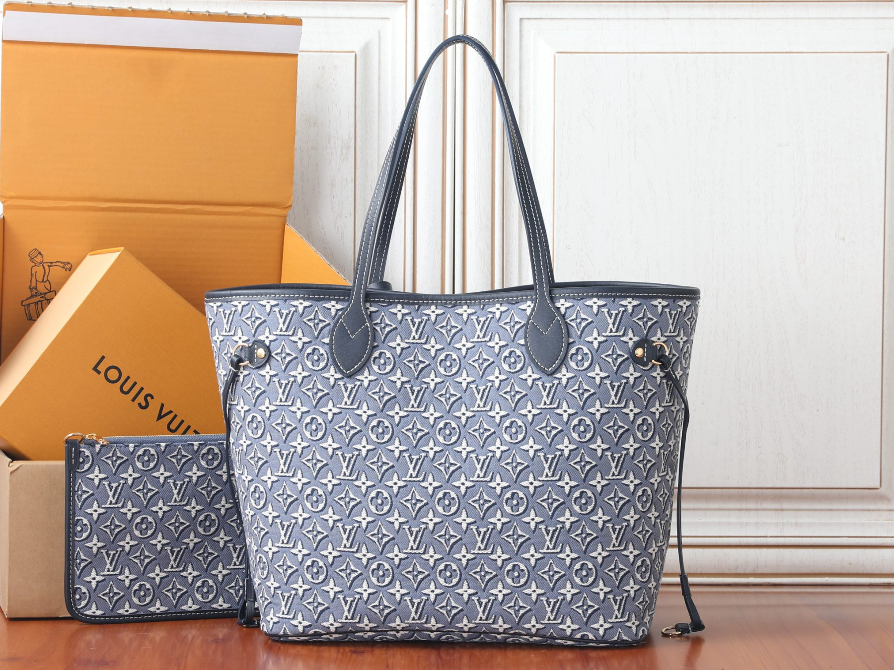 LV Neverfull MM M2A096 47 x 28 x 14 cm Without Box