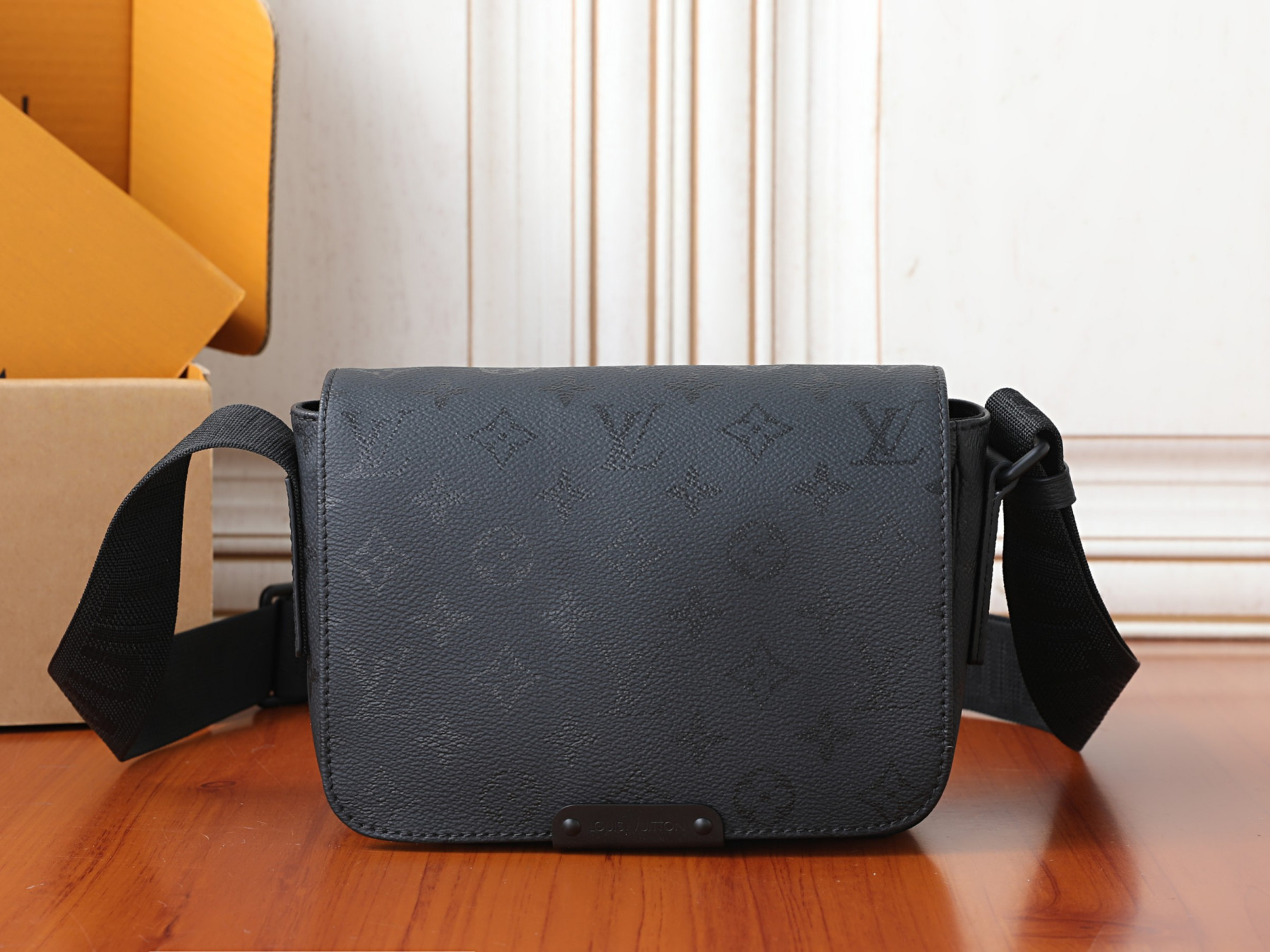 LV Mini Bastille M3A597 15 x 24 x 6.5 cm
