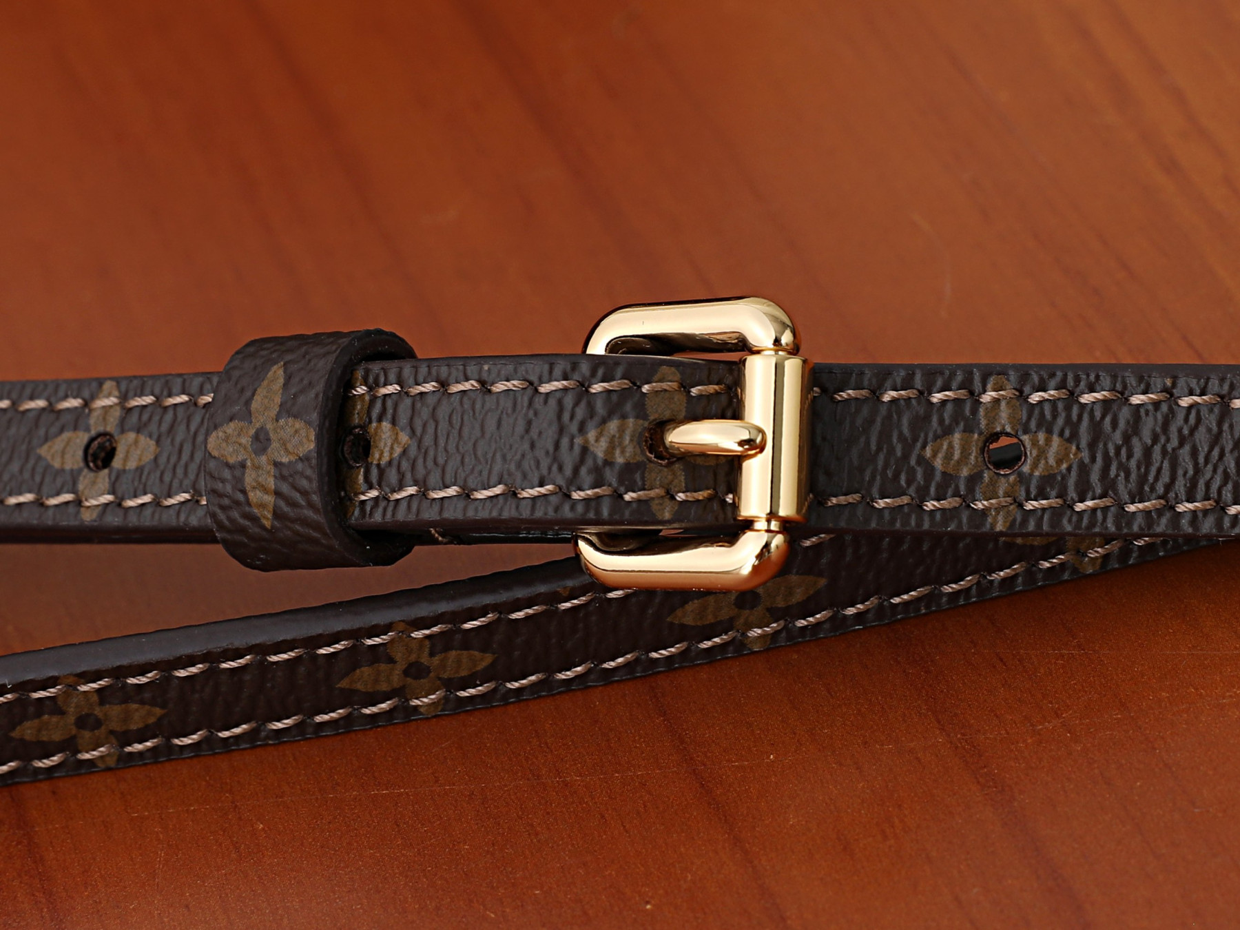 LV Express MM M2A081 36 x 24 x 18.5 cm